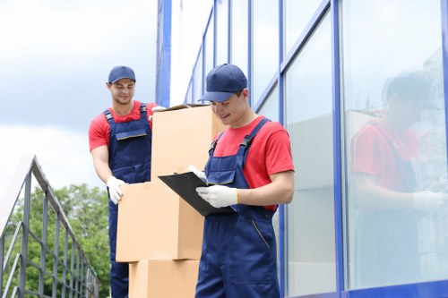 Removal truck hire service in Woodgreen for home and business moves